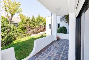 Exclusiva vivienda en El Serrallo con jardín, apartamento independiente y espectaculares vistas photo 0