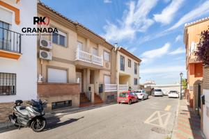 VENTA DE MAGNÍFICA CASA ADOSADA EN LAS GABIAS (GABIA CHICA) photo 0