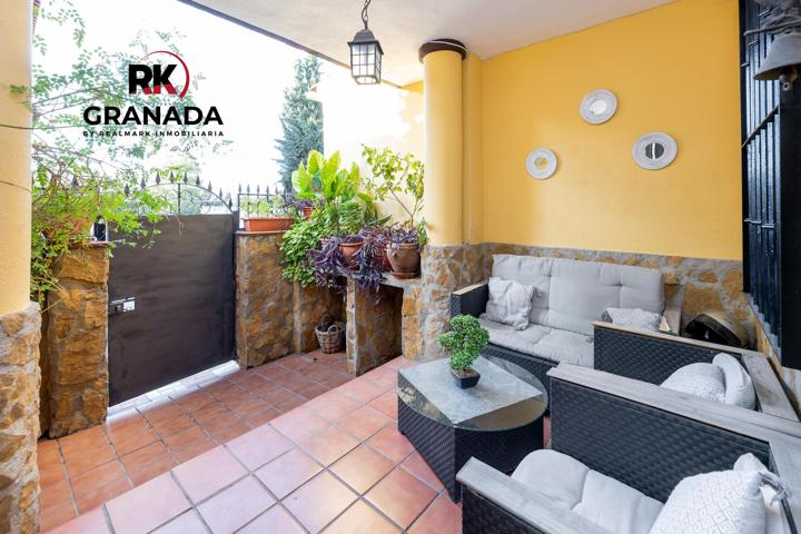 Excelente casa adosada en Jun con 5 dormitorios y 3 baños photo 0