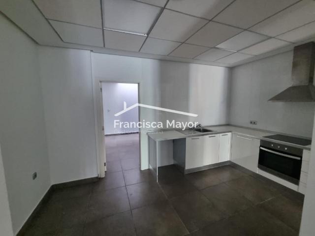 PLANTA BAJA EN PLENO CORAZÓN DEL CABANYAL photo 0