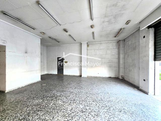 ESPECTACULAR BAJO EN CALLE REINA DE CALLE A CALLE photo 0