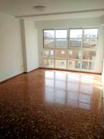 Piso con garaje en Pintor Genaro La Huerta photo 0