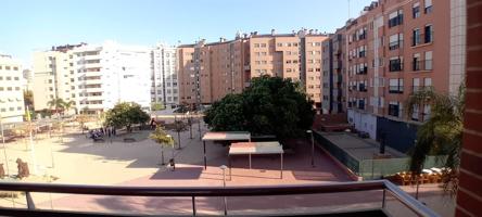 Luminosa y amplia vivienda de 3 dormitorios en Juan Carlos I photo 0