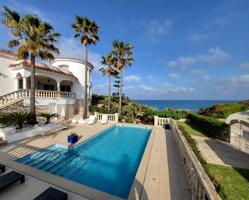Magnífica villa de 180 M2 en primera línea de mar, con espectaculares vistas photo 0