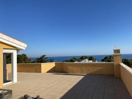 Lujosa villa de 355 M2 con preciosa parcela de 1.500 M2, piscina y terraza espectaculares vistas mar photo 0
