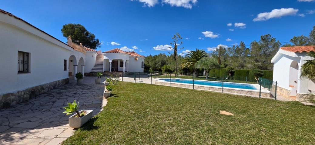 Vive el Mediterráneo: Exclusiva Villa con Apartamento en l’Ametlla de Mar photo 0
