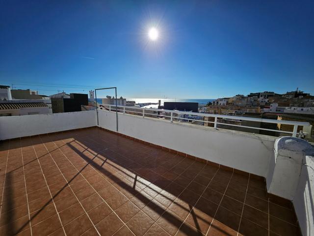 Oportunidad única: edificio con apartamentos y terraza en l’Ametlla de Mar photo 0