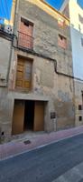 ¡Oportunidad única! Edificio en venta en el centro histórico de El Perelló – 339 m² para reformar photo 0