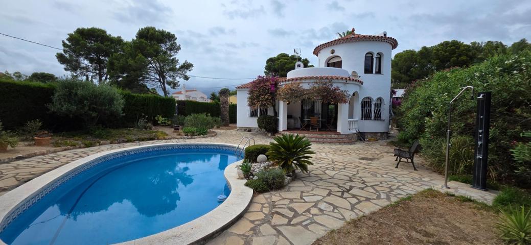 Villa Exclusiva con Piscina y Jardín Mediterráneo a 200m del Mar – l’Ametlla de Mar photo 0