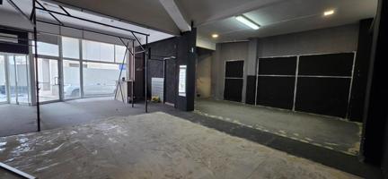 Gran local comercial de 157 m² con patio en pleno centro de l’Ametlla de Mar photo 0
