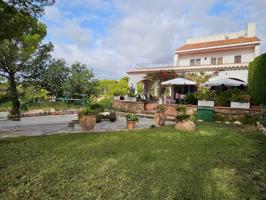 Magnífico chalet unifamiliar con sótano, terrazas y piscina comunitaria, a 50 metros del mar en l’Ametlla de Mar photo 0