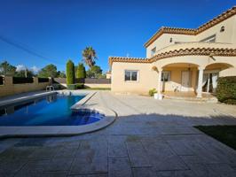Chalet unifamiliar con licencia turística y piscina, cerca del mar en L’Ametlla de Mar photo 0