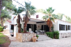 Exclusivo chalet mediterráneo de 400 m² con piscina, apartamento independiente y gran jardín en L’Ametlla de Mar photo 0