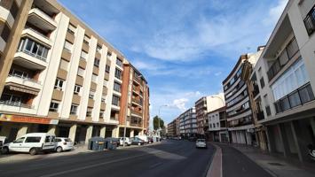 OLLERÍAS - SEMI-AMUEBLADO - 2 DORMITORIOS - ASCENSOR - AIRE ACONDICIONADO - 620 € MES photo 0