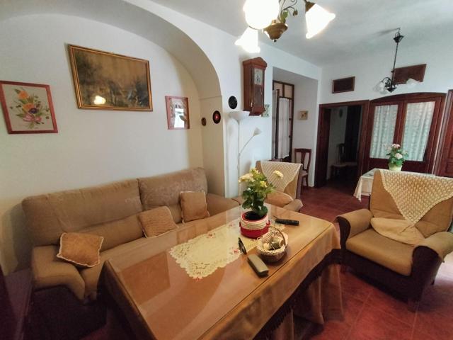 AZUEL (JUNTO CARDEÑA) - MAGNÍFICA CASA INDEPENDIENTE - 2 SALONES - 5 DORMITORIOS - PARCELA DE 570 M2 - 252 M2 CONSTRUIDOS - 64.900 € photo 0