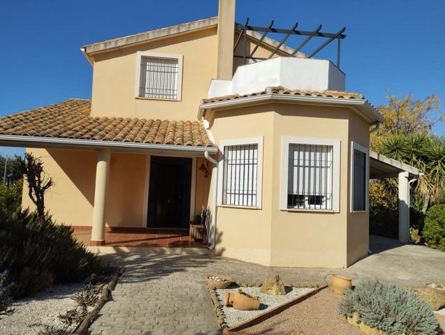 CHALET EN LAS LOMAS DEL REY, LA CARLOTA. CINCO DORMITORIOS, PARCELA DE 1.500M2 photo 0
