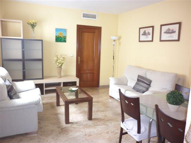 JUNTO AVDA. MEDINA AZAHARA - AMUEBLADO - CLIMATIZADO - COCINA INDEPENDIENTE -590€ photo 0