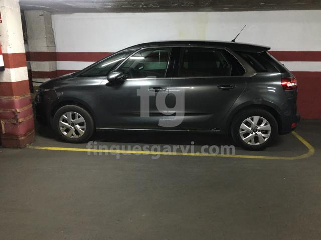 Plaza de parking en venda a Collblanc photo 0