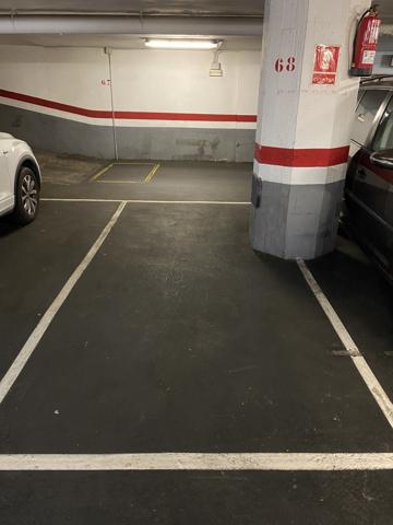 Plaza de parking a Sants para coche pequeño o motos photo 0