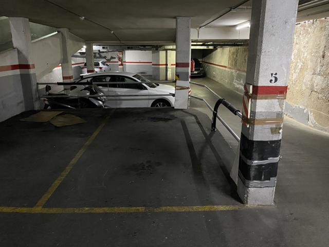 Plaza de parking en alquiler en Collblanc photo 0