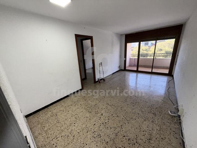 Piso en venta en Av. Torrent Gornal photo 0