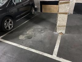 Plaza de parking en venta en Collblanc photo 0