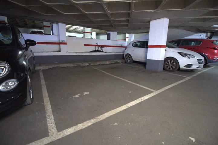 ¡Oportunidad! Dos plazas de garaje en venta en Calle Chile, zona Aragón. photo 0