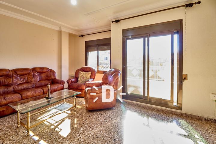 SE VENDE BONITA VIVIENDA EN BENETUSSER photo 0