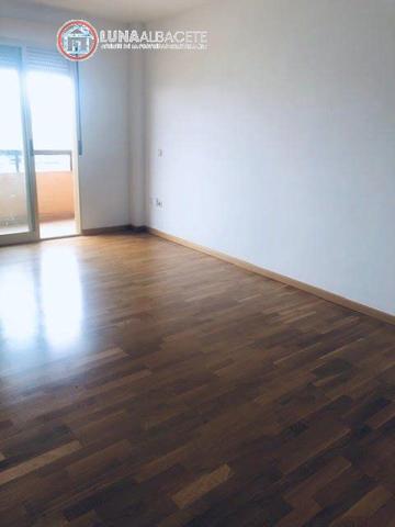 SE VENDE COQUETO APARTAMENTO DE UNA HABITACION EN ZONA CORTE INGLÉS photo 0