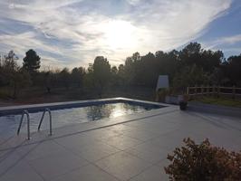 API LUNA INMOBILIARIA VENDE CHALET CON TERRENO EN URBANIZACION photo 0