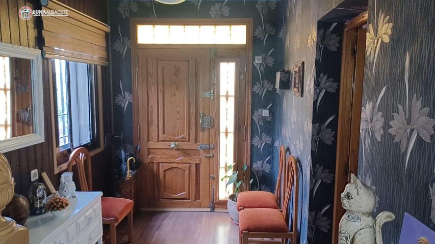 API LUNA INMOBILIARIA VENDE CHALET photo 0