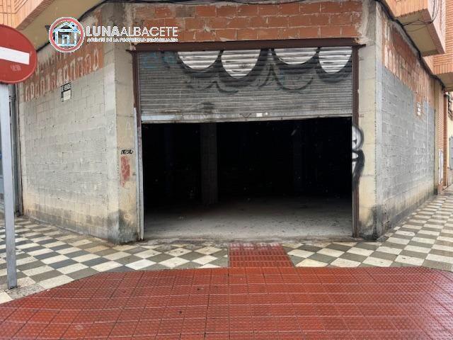 API LUNA VENDE LOCAL COMERCIAL EN CALLE FRANCISCANOS, HACE CHAFLAN. photo 0