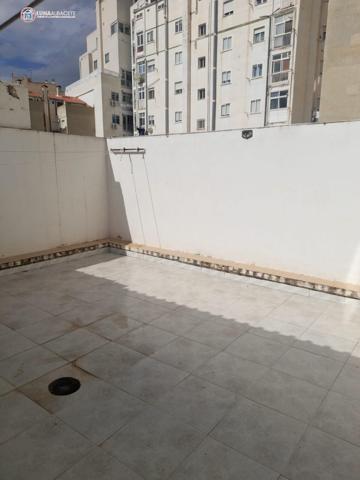 API LUNA INMOBILIARIA VENDE PISO CON PATIO PRIVADO photo 0