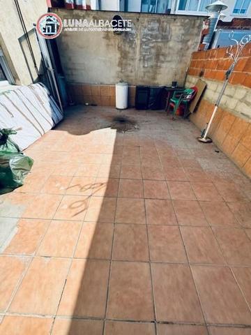 API LUNA VENDE PISO DE 4 HABITACIONES Y PATIO EN VEREDA DE JAEN photo 0
