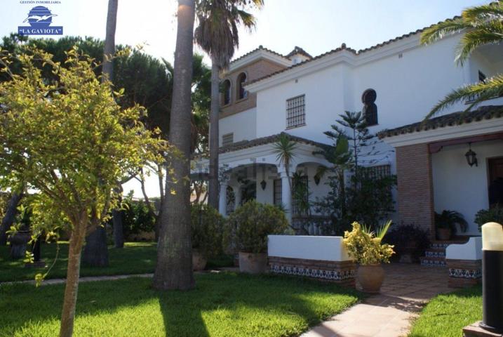 CHALET EN LA SEGUNDA PISTA DE LA PLAYA DE LA BARROSA photo 0