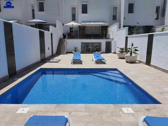 ESPECTACULAR CHALET EN LA PLAYA LA BARROSA photo 0