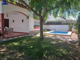 CHALET EN LA SEGUNDA PISTA DE LA PLAYA LA BARROSA photo 0