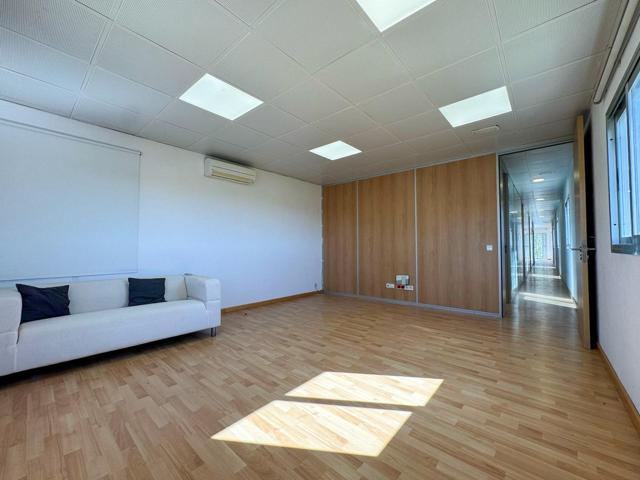 ALQUILER DE OFICINAS EN LLOSETA photo 0