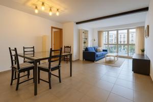 PRIMER PISO CON TERRAZA Y PARKING - ZONA AVENIDAS photo 0