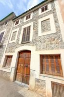 EMBLEMATICO EDIFICIO EN MANCOR DE LA VALL photo 0