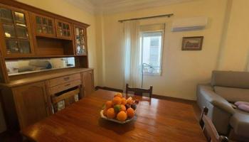 PISO PARA REFORMAR CON TECHOS ALTOS Y MOLDURAS DECORATIVAS. ZONA PETXINA. photo 0