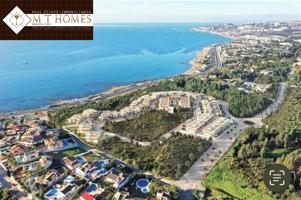CASA PAREADA PARA ENTRAR A VIVIR - VISTAS PANORÁMICAS AL MAR JUNTO A CAMPO DE GOLF Y FRENTE AL MAR photo 0