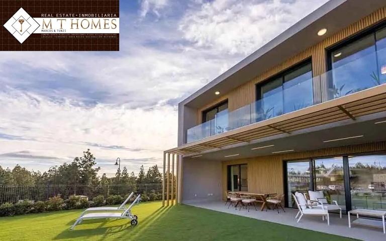 MODERNA CASA ADOSADA DE 3-4 HABITACIONES JUNTO AL GOLF Y CERCA DE LA PLAYA - EL CHAPARRAL photo 0