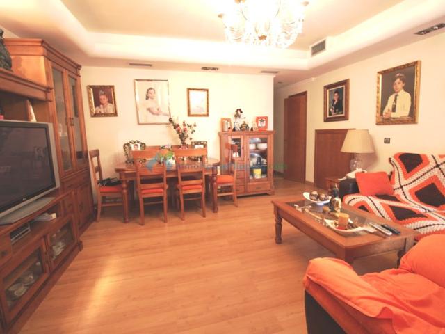 Piso En venta en Coín photo 0