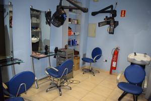 LOCAN VENTA SALON PELUQUERIA photo 0