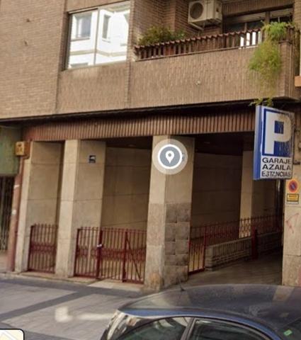 Garaje en Alquiler - Ideal para Coche Pequeño o Moto en Zona Universidad photo 0
