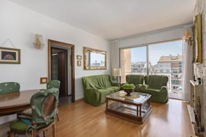 Piso en venta en Barcelona de 96 m2 photo 0