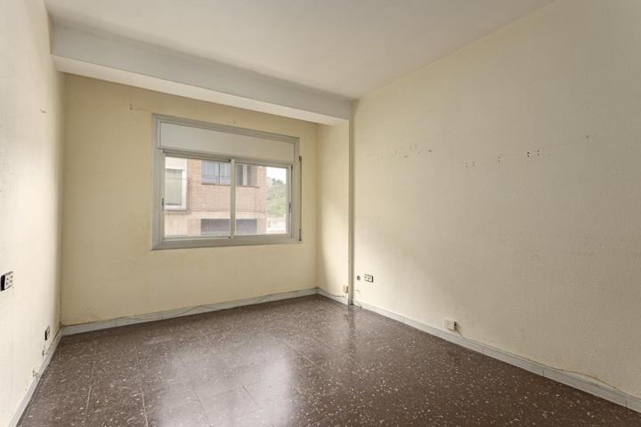 Piso en venta en Barcelona de 78 m2 photo 0