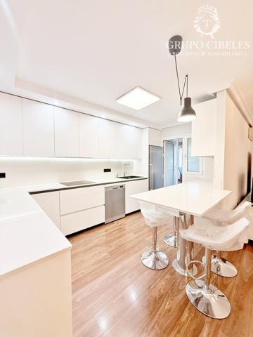 SE ALQUILA ESPECTACULAR PISO EN ZONA AVENIDA DEL MEDITERRANEO photo 0