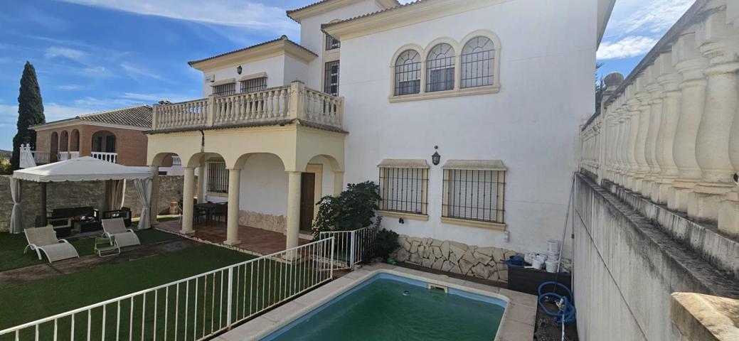 Impresionante Chalet en Urbanización Encinares de Alcolea con Piscina y Amplias Estancias photo 0